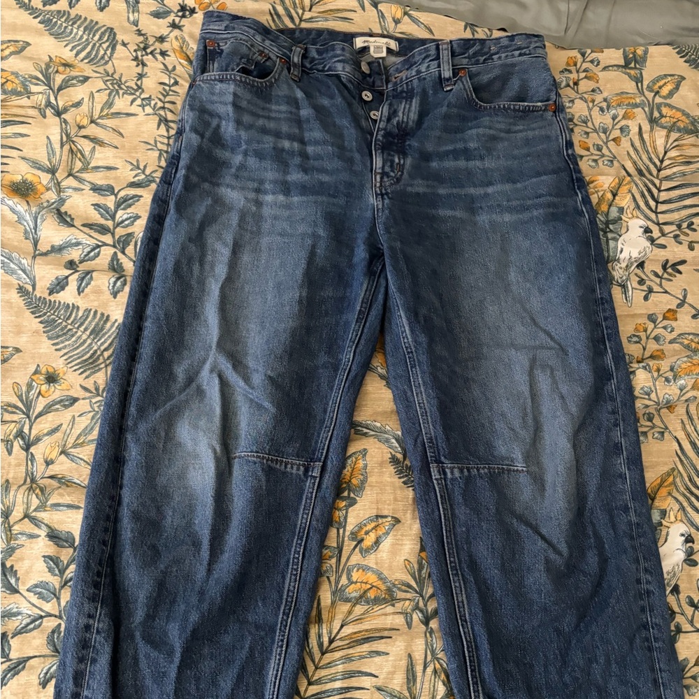 MADEWELL - The Darted Barrel Leg Jean. Size 30.